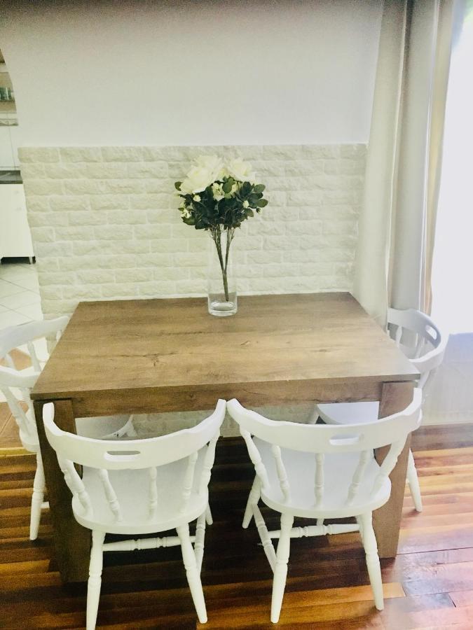 Romantic Two Bedroom Close To Normafa With Private Parking Apartment Budapest