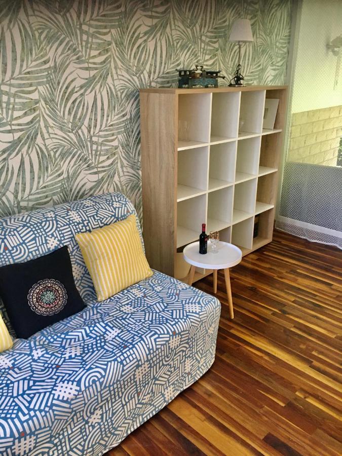 Romantic Two Bedroom In The Hills Of With Private Parking Apartamento
